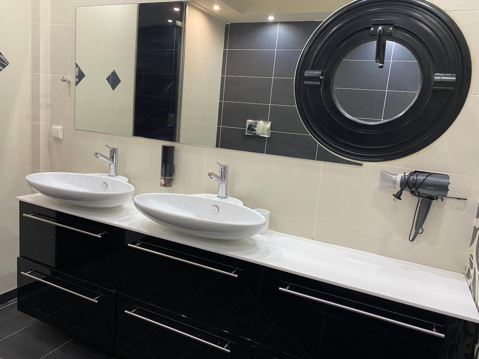 Luxury View Apartment 10Min From Athens Airport Koropíon Exterior foto